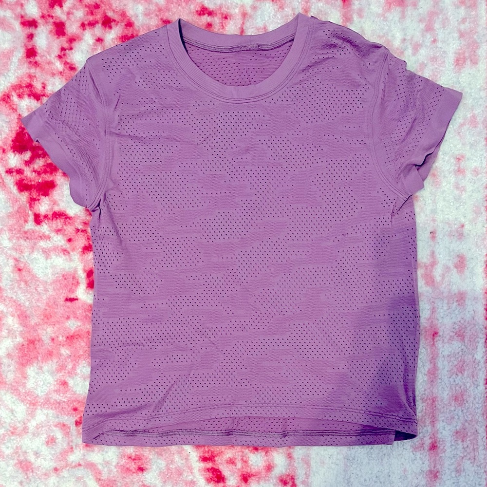 Lululemon train to be short sleeve shirt